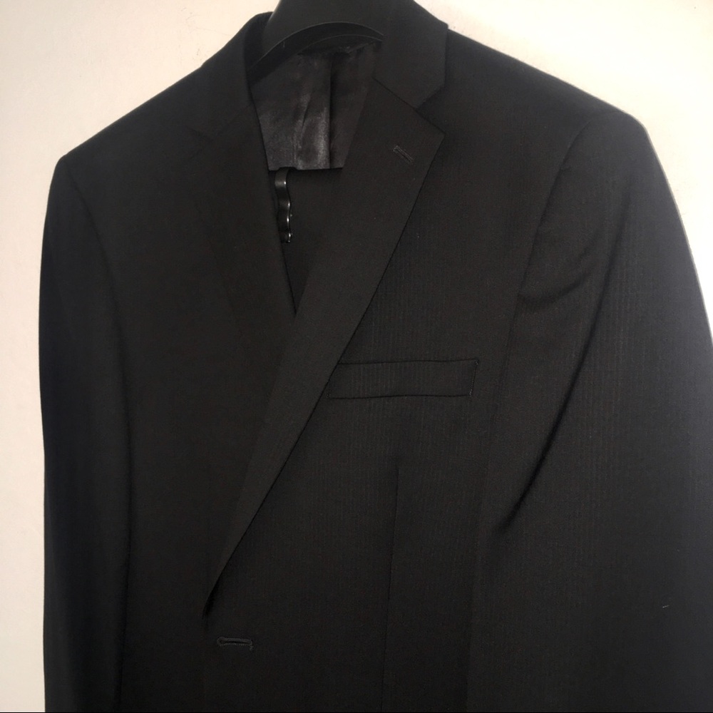 Marc Anthony Men’s Classic Two Piece Suit